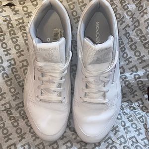 Men’s Reebok classic white sneakers final price drop 💫☀️